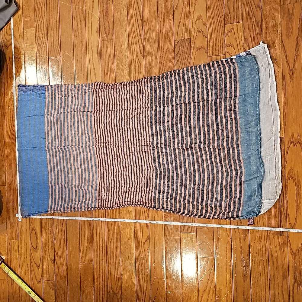 Long scarf see both sides for entire look